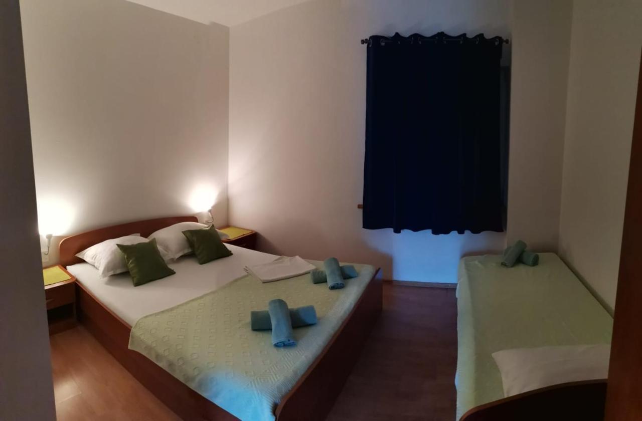 Apartments Sretna غراداك المظهر الخارجي الصورة