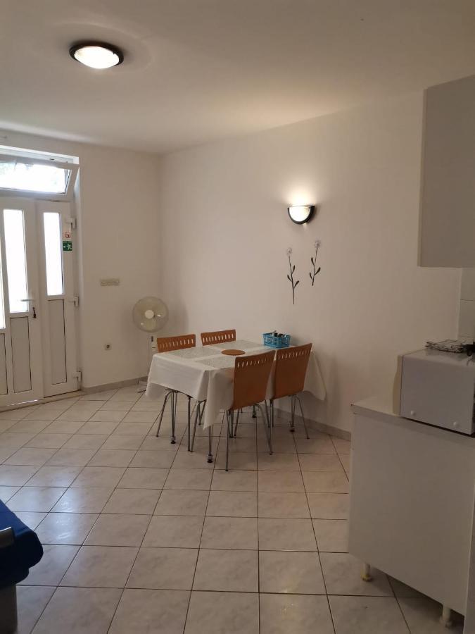 Apartments Sretna غراداك المظهر الخارجي الصورة