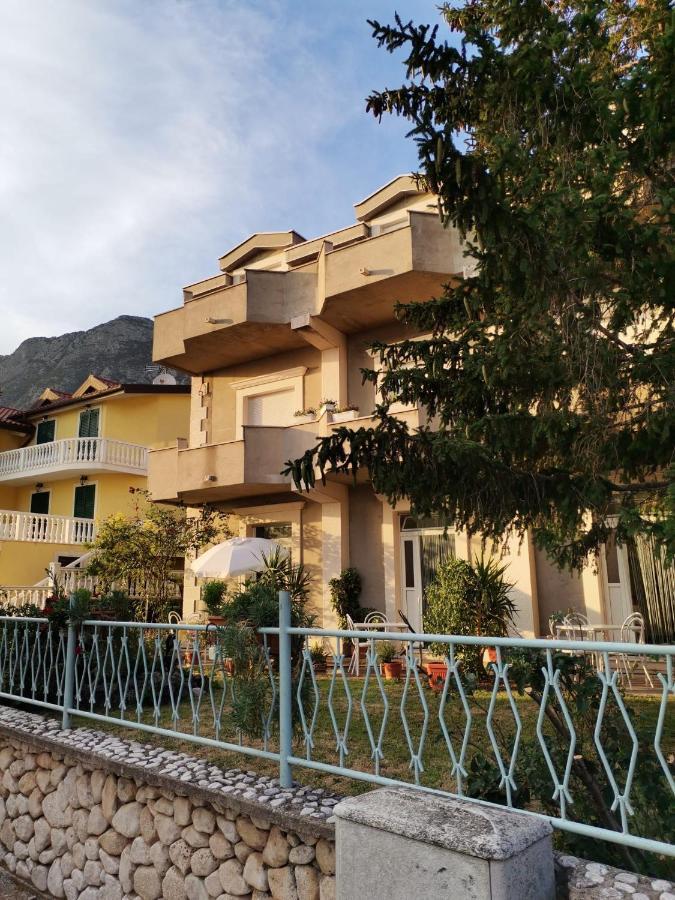 Apartments Sretna غراداك المظهر الخارجي الصورة